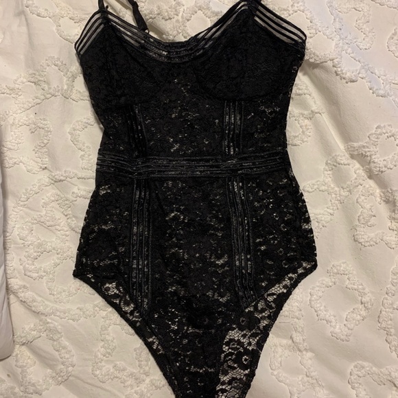 Lace bodysuit - Picture 1 of 1